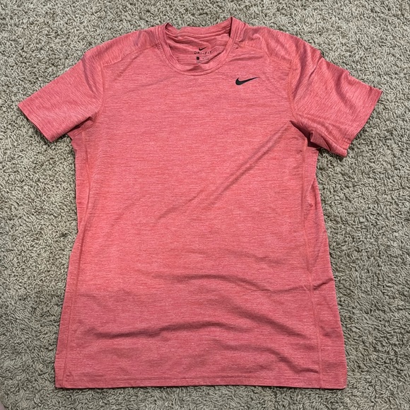 Nike Other - Men’s Nike Drifit short sleeve tshirt. EUC Feathered red. Size L